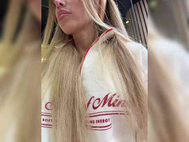 blondinochkaa Live Webcam on BongaCams