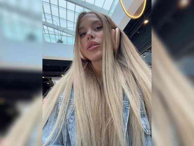 blondinochkaa Live Webcam on BongaCams