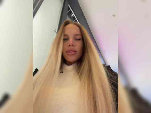Blondinochkaa - Girl 