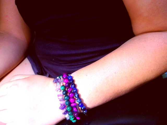 lucyLUxxx's BongaCams show and profile