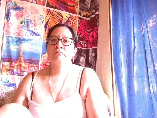 lucyLUxxx live webcam show