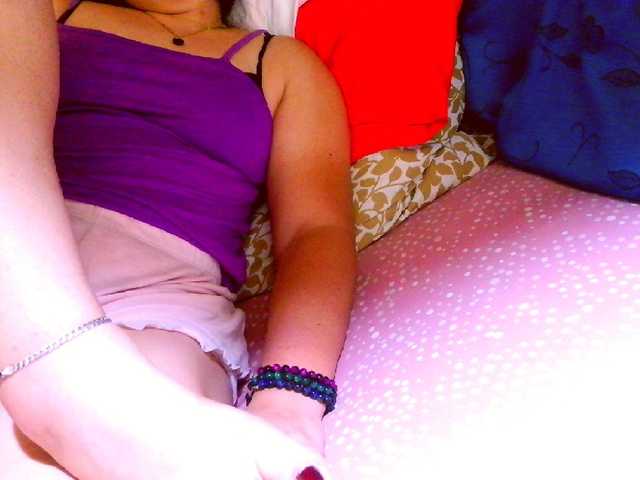 lucyLUxxx live cam on BongaCams