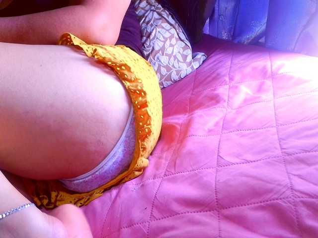 lucyLUxxx live cam on BongaCams