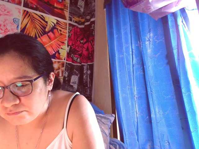Sex chat gratuit in direct cu lucyLUxxx pe BongaCams