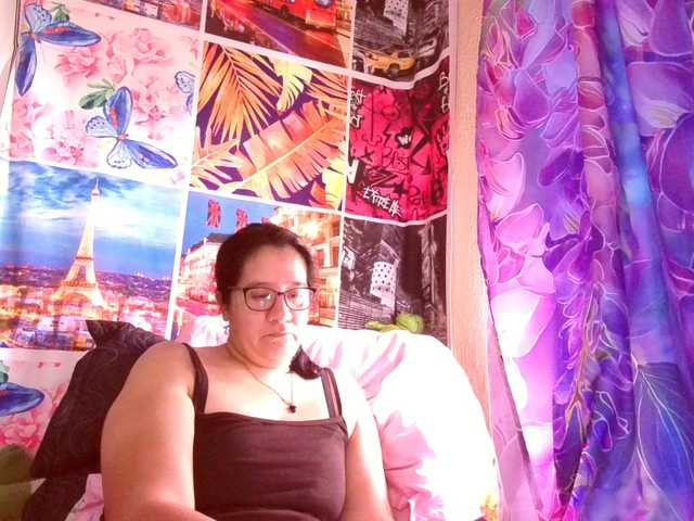 lucyLUxxx live cam on BongaCams