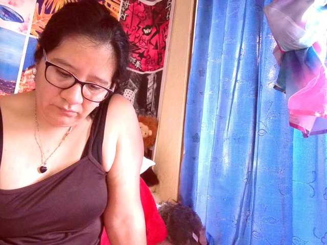 lucyLUxxx live cam on BongaCams