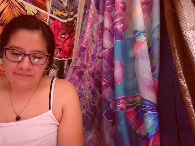 lucyLUxxx live cam on BongaCams
