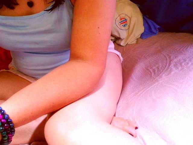 lucyLUxxx live cam on BongaCams