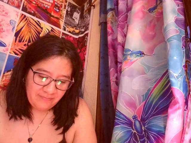 lucyLUxxx live cam on BongaCams