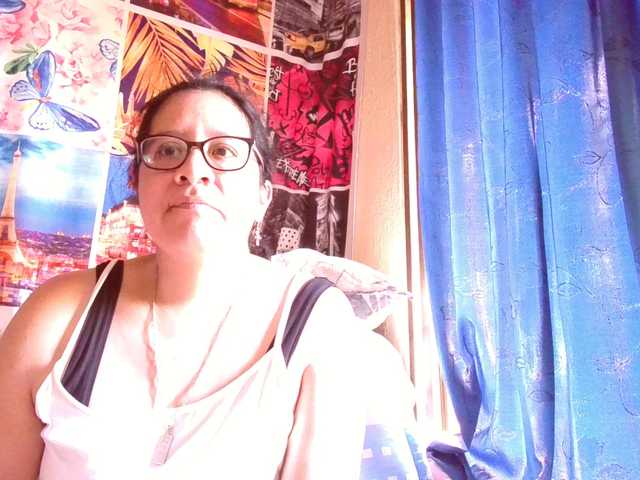 lucyLUxxx live cam on BongaCams