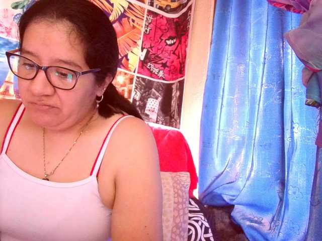 lucyLUxxx live cam on BongaCams
