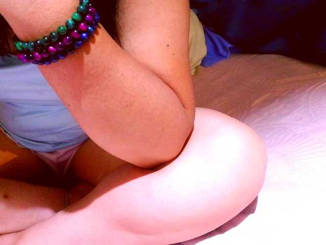 lucyLUxxx live cam on BongaCams