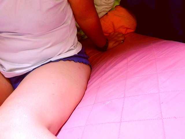 lucyLUxxx live cam on BongaCams