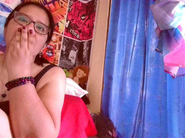 lucyLUxxx live cam on BongaCams