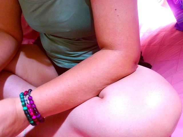 lucyLUxxx live cam on BongaCams