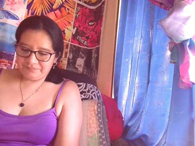 lucyLUxxx live cam on BongaCams