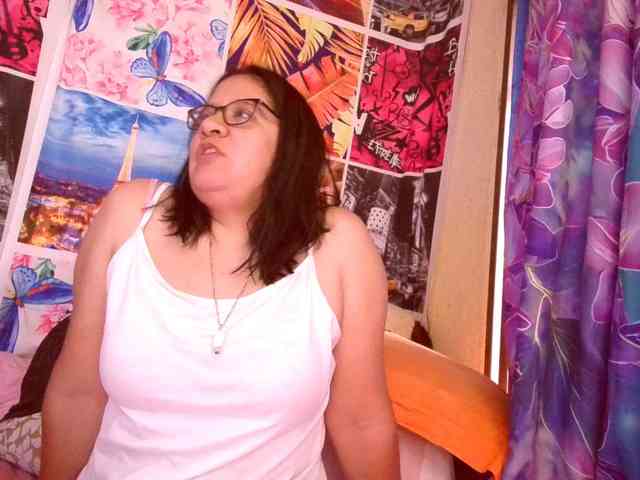 lucyLUxxx webcam