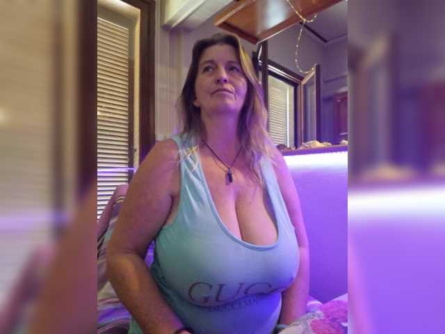 JennaDeluxe live cam on BongaCams