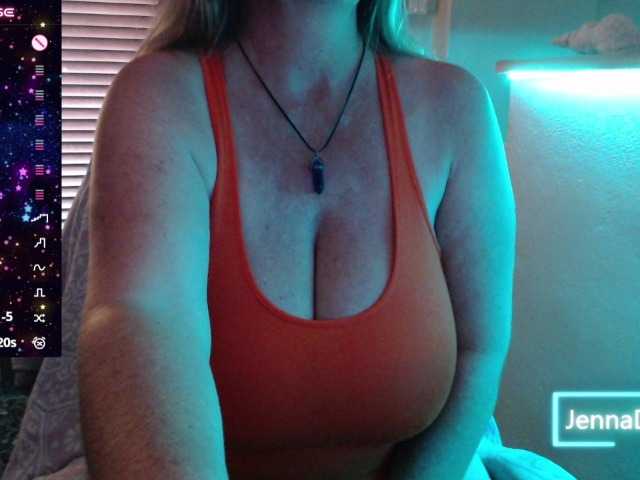 JennaDeluxe live cam on BongaCams
