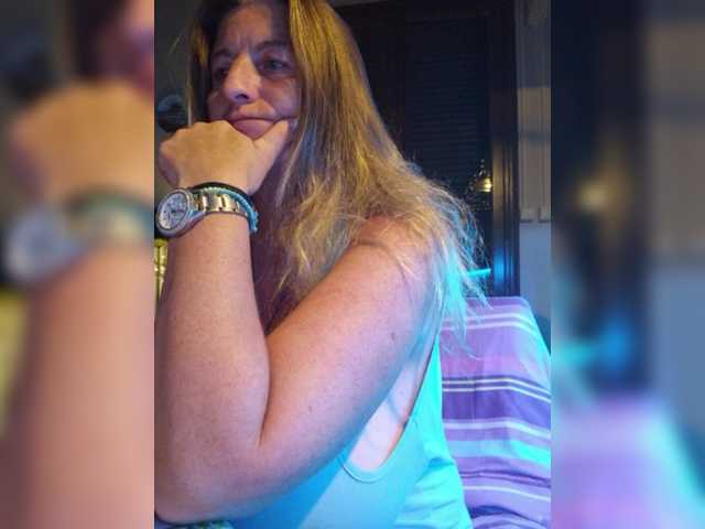 JennaDeluxe live cam on BongaCams