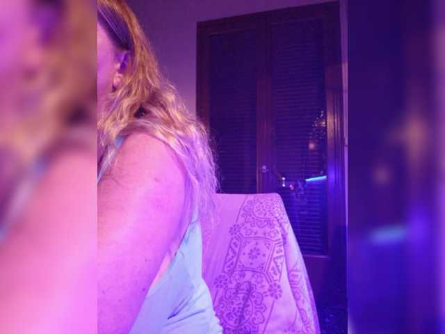 JennaDeluxe live cam on BongaCams