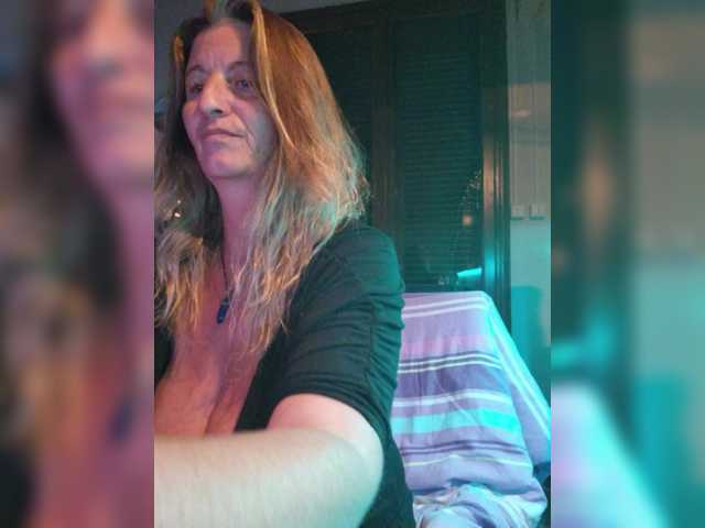JennaDeluxe live cam on BongaCams