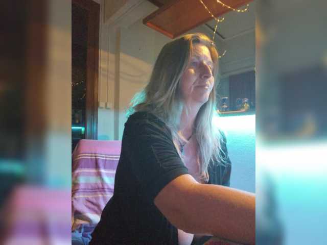 Sex chat gratuit in direct cu JennaDeluxe pe BongaCams