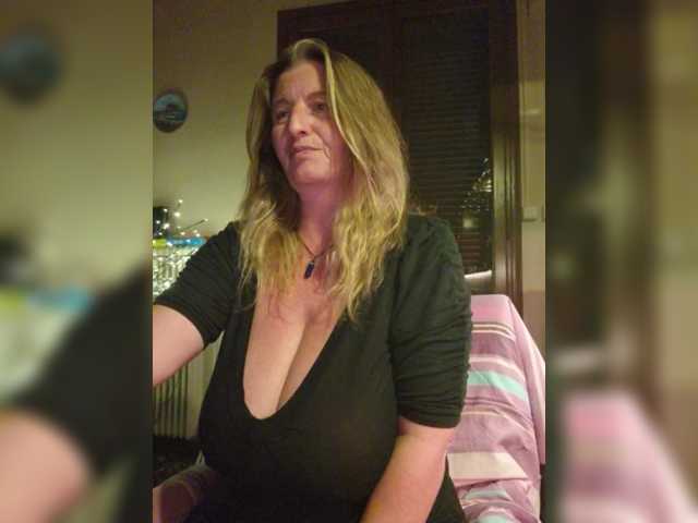 JennaDeluxe live cam on BongaCams