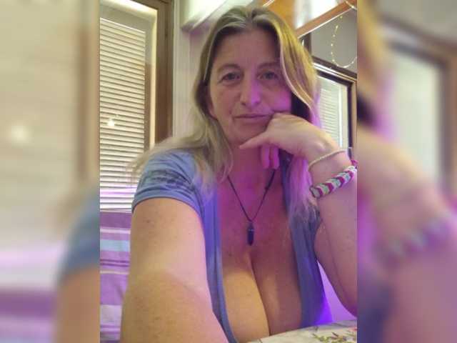 JennaDeluxe live cam on BongaCams