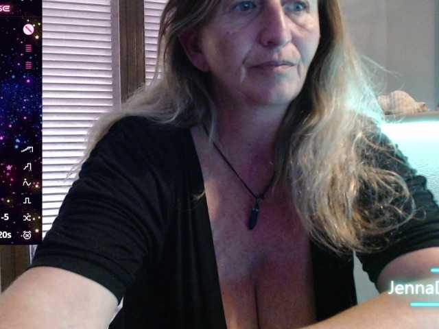 JennaDeluxe live cam on BongaCams