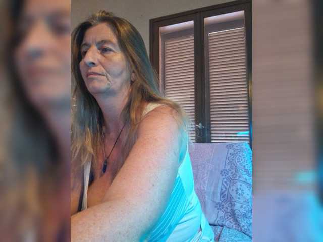 JennaDeluxe live cam on BongaCams