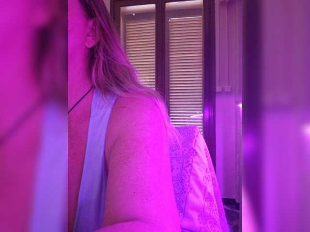 JennaDeluxe live cam on BongaCams