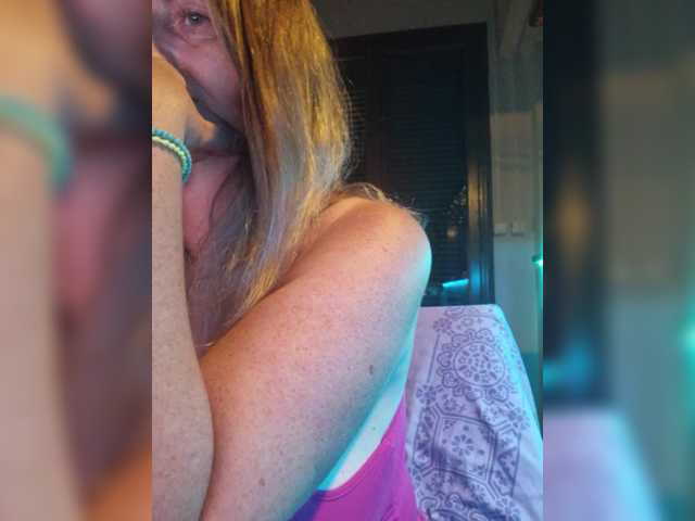 JennaDeluxe live cam on BongaCams