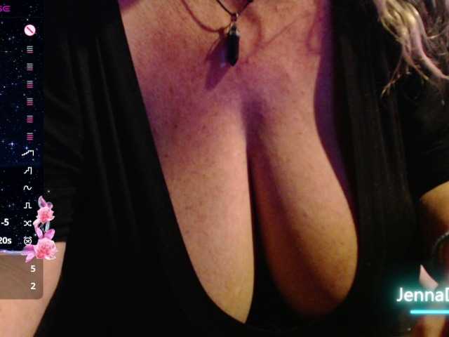 JennaDeluxe, en directo ahora en BongaCams