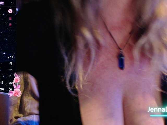 JennaDeluxe live cam on BongaCams