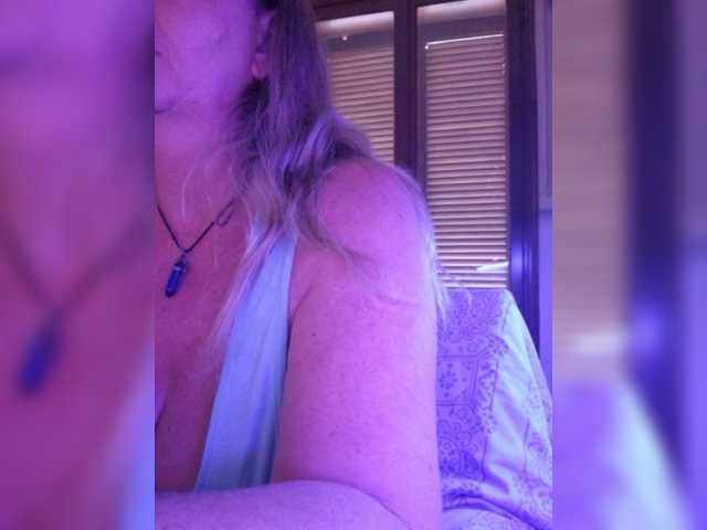 JennaDeluxe live cam preview