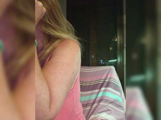 JennaDeluxe live cam on BongaCams