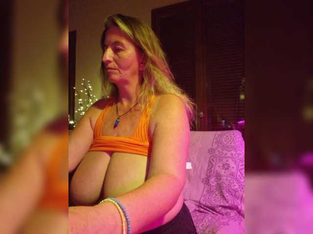 JennaDeluxe live cam preview