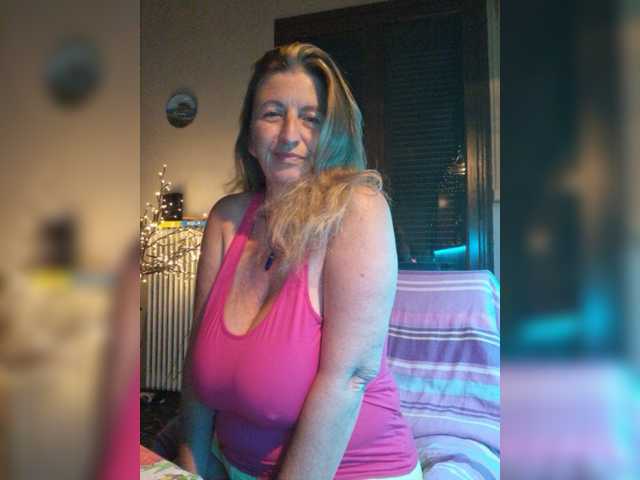 JennaDeluxe live cam on BongaCams
