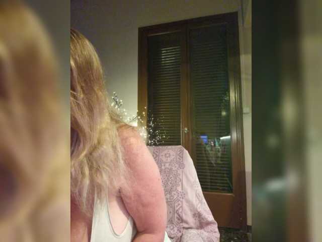 JennaDeluxe live cam on BongaCams