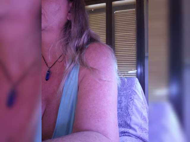 JennaDeluxe live cam preview