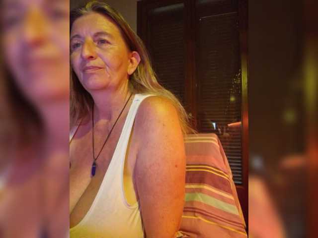 JennaDeluxe live cam on BongaCams