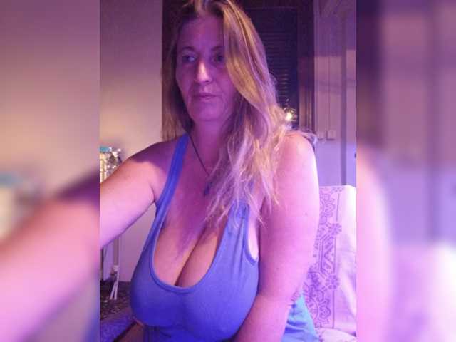 JennaDeluxe live cam