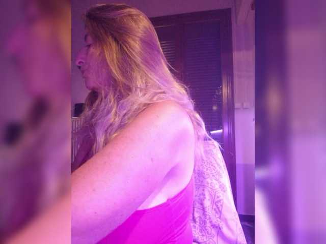 JennaDeluxe live cam on BongaCams