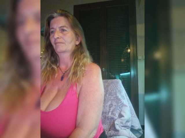 JennaDeluxe live cam on BongaCams