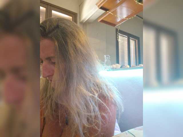 JennaDeluxe live webcam show