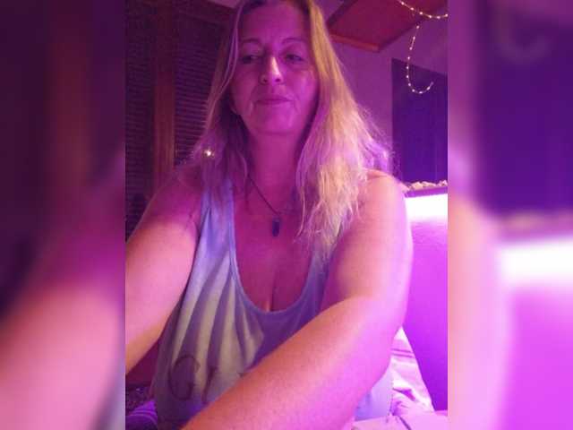 JennaDeluxe live cam on BongaCams