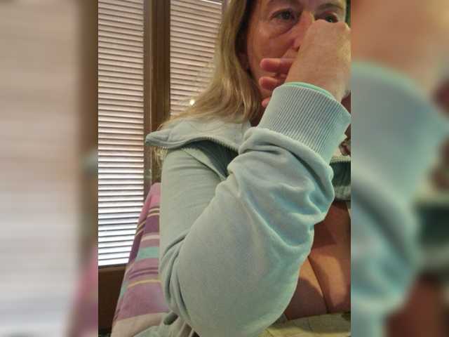 JennaDeluxe's BongaCams show and profile