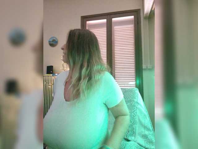 JennaDeluxe live cam on BongaCams