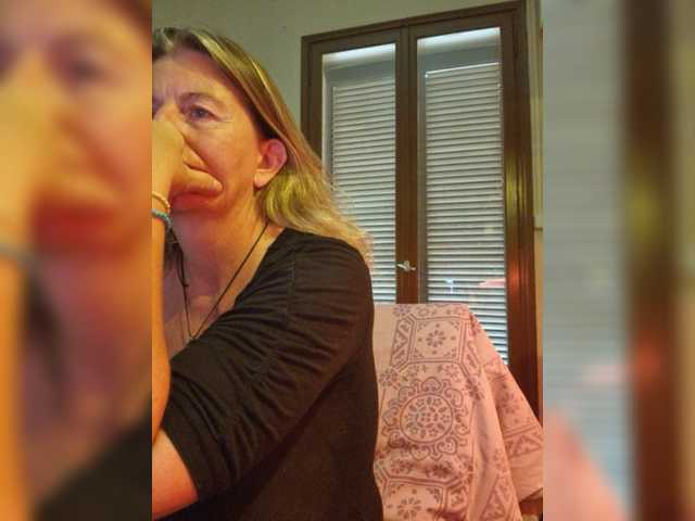 JennaDeluxe live cam preview